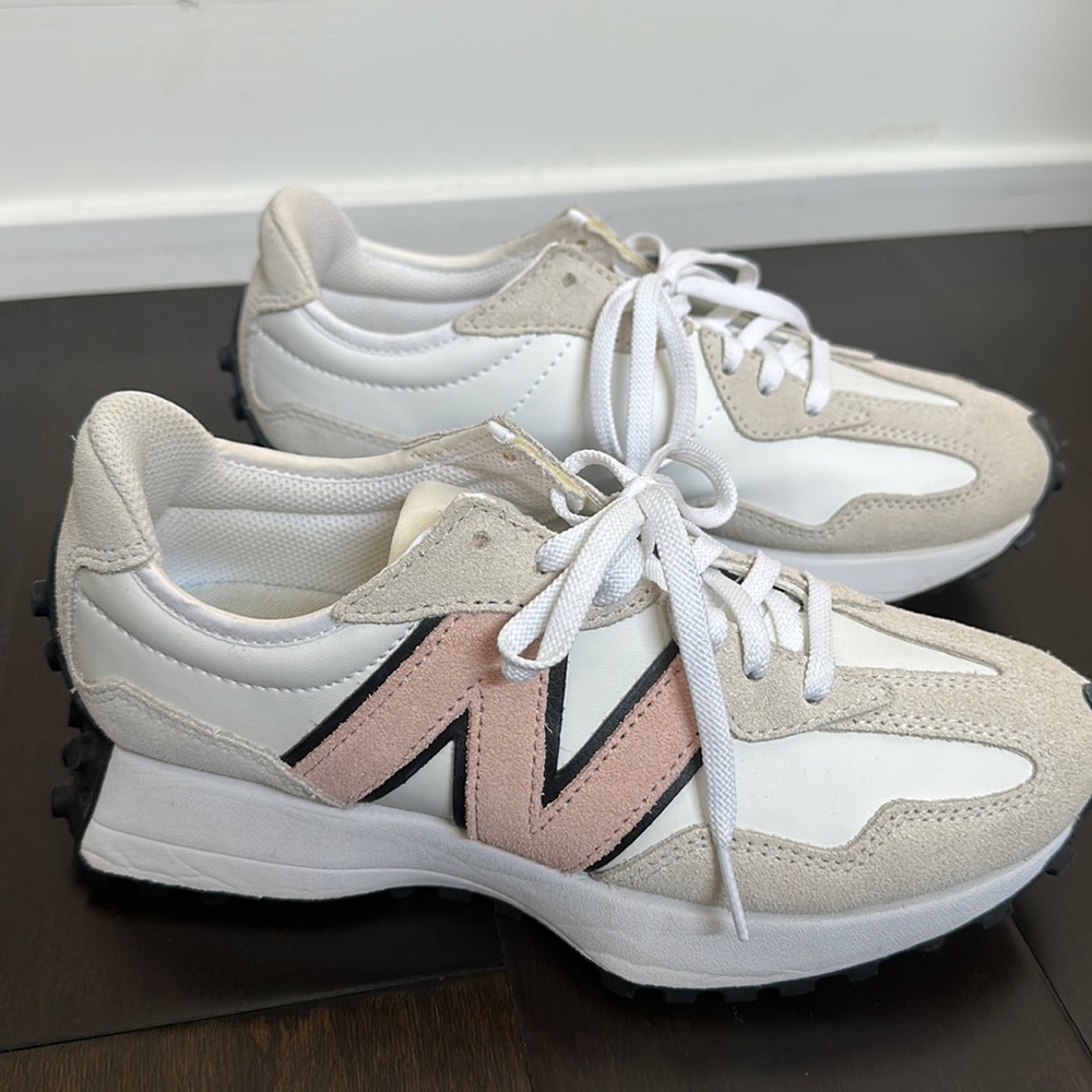 New Balance, 327